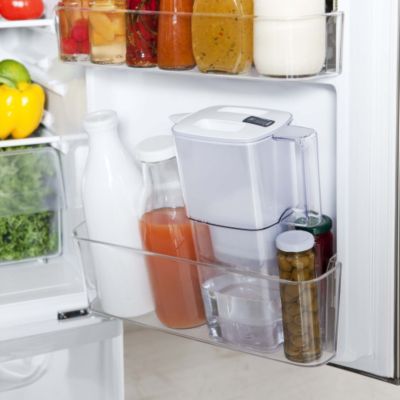 Coffret promotionnel BRITA Liquelli blanc 2,2 l + 4 cartouches MAXTRA